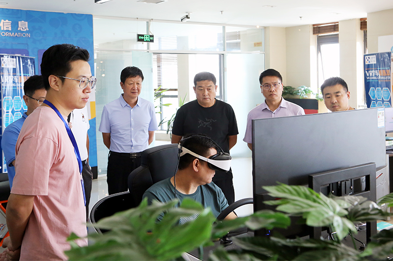 热烈欢迎驰诚驾校丁胜军董事长一行莅临汇星驾联VR学车参观交流！